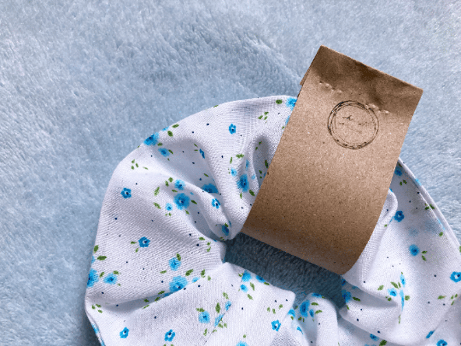 Scrunchie, blue and white, flowers, pretty hair ties & elastics, handmade