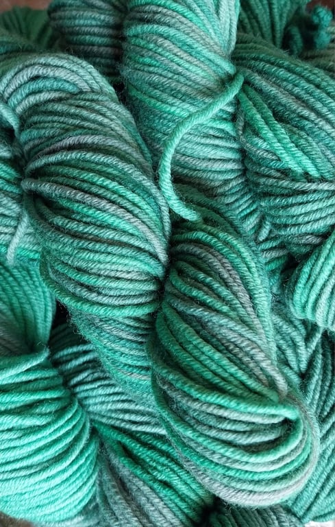 100g Hand-dyed Merino Wool Aran Green Giant