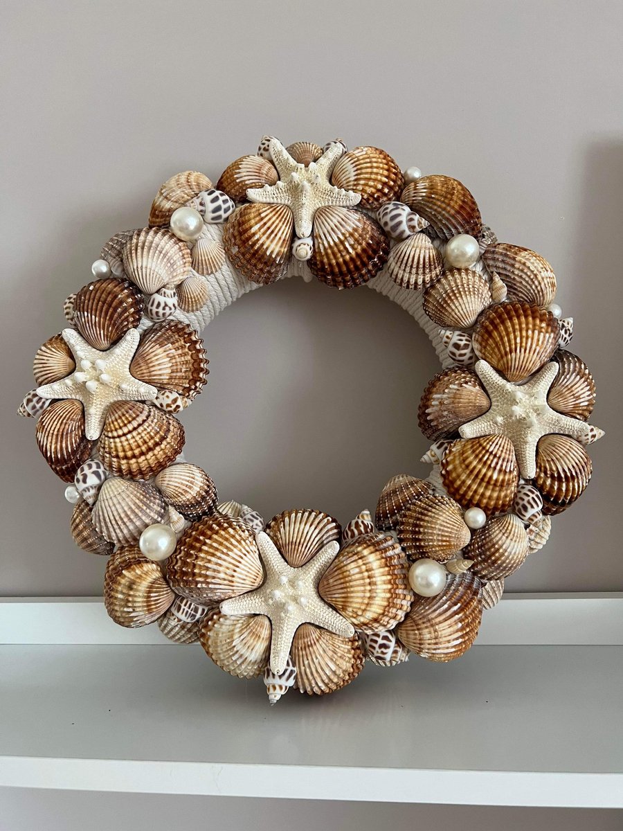 Wreath with shells