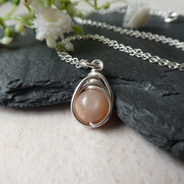 Sterling silver sunstone pendant, sunstone in silver necklace