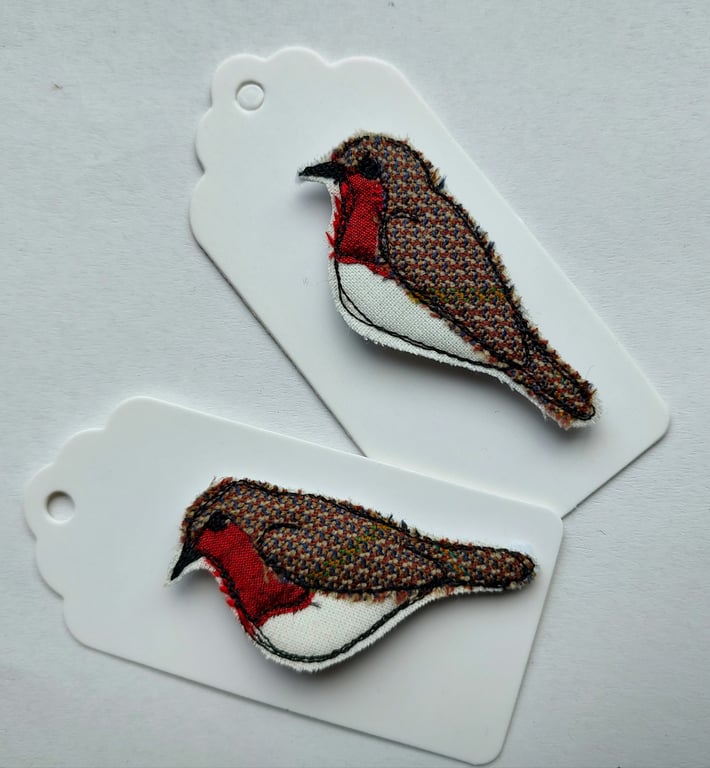 Embroidered Robin Bird Brooch