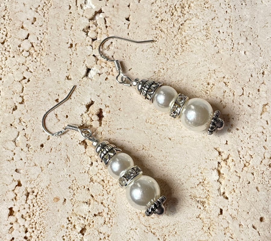 Elegant Pearl Earrings - Range : Nishi