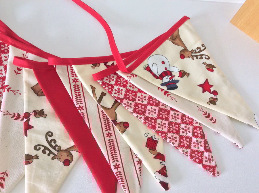 Christmas Bunting - 12 flags including Ruldolph the Reindeer and Santa