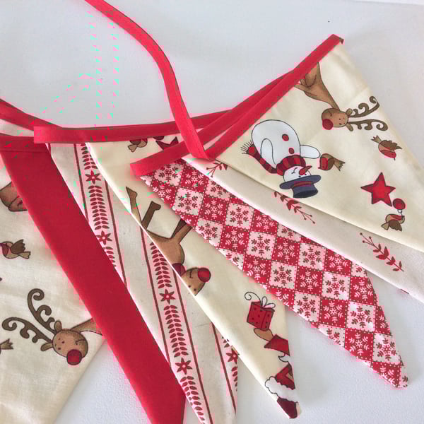 Christmas Bunting - 12 flags including Ruldolph the Reindeer and Santa