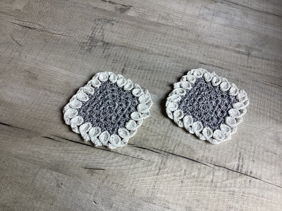 Set of 2 crochet coaters