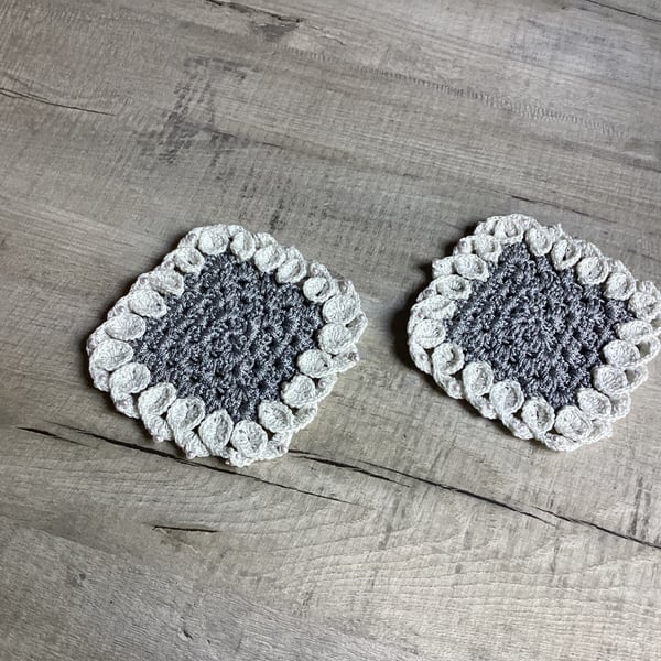 Set of 2 crochet coaters