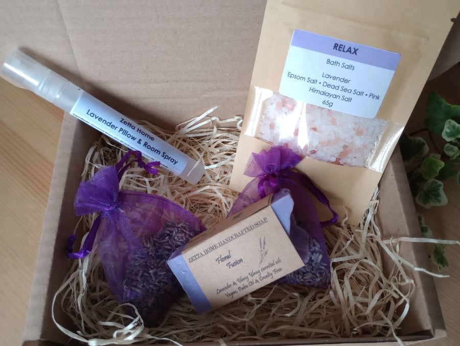 Lavender Gift set, relaxing gift, pamper hamper, mini self care gift, letterbox 
