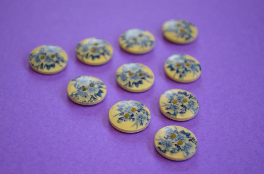 15mm Wooden Blue Floral Buttons Natural Wood 10pk Flowers (SNF3)