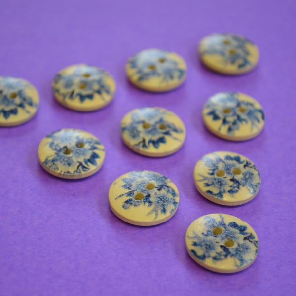 15mm Wooden Blue Floral Buttons Natural Wood 10pk Flowers (SNF3)