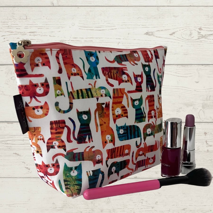 Makeup bags colourful cats