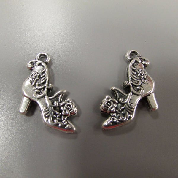 Ornate Shoe Charm X 2