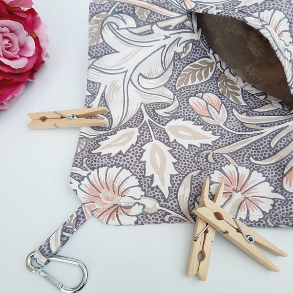 Clip on peg bag William Morris double bough Heather. 