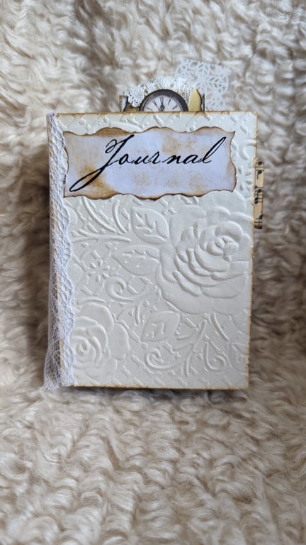 Small grunge-tastic journal 
