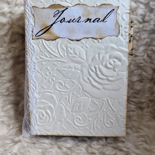 Small grunge-tastic journal 