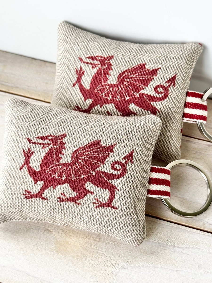 SALE - WELSH DRAGON KEY RING - polka dots