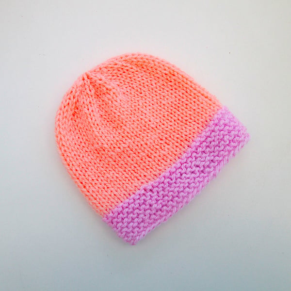 Baby hat in peach and pink, 100% acrylic yarn, 2 sizes available