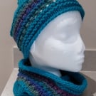 Handknit chunky wool hat and cowl set SM