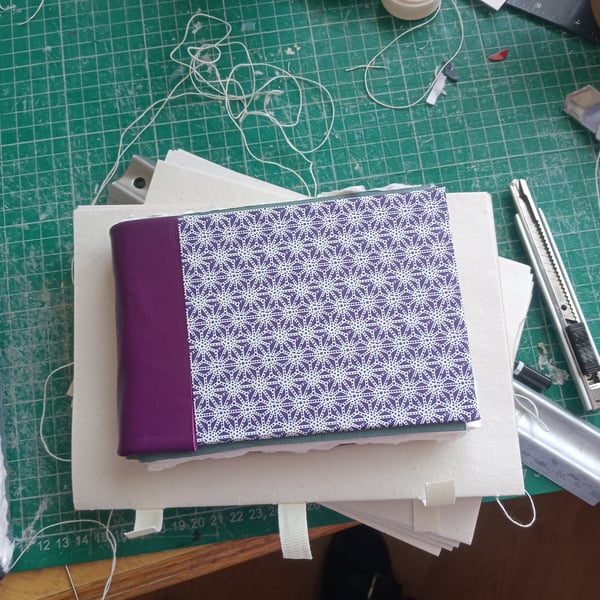 Sketchbook cotton rag  paper a6 hardcover pamphlet stitched purple 
