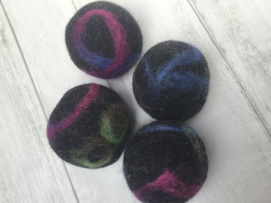 Wool tumble dryer balls - Aurora. Energy saving and plastic free.