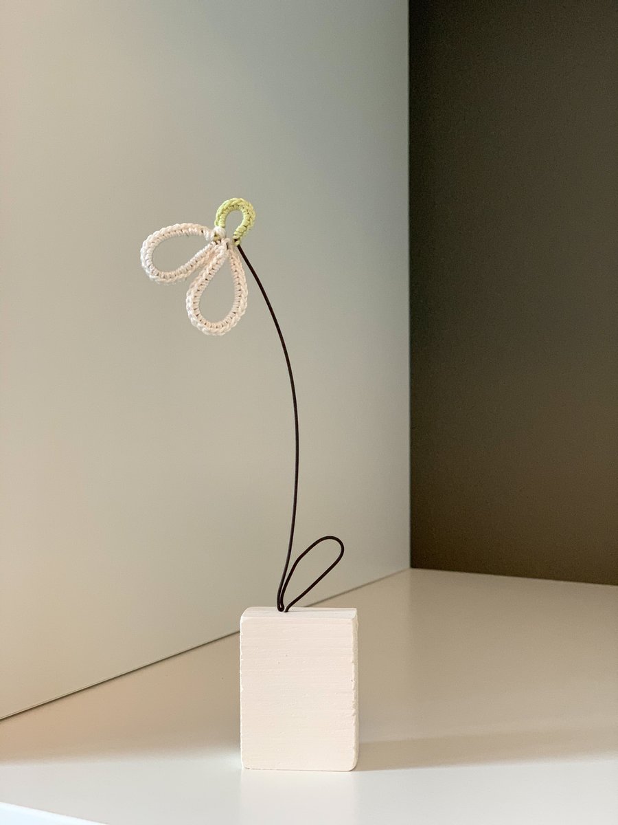 Wire and Crochet Single Snowdrop - White base 