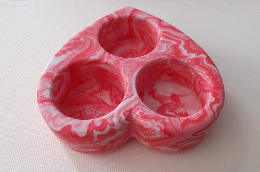 Homeware jesmonite, rose pink and white, heart shaped tea light candle holder.
