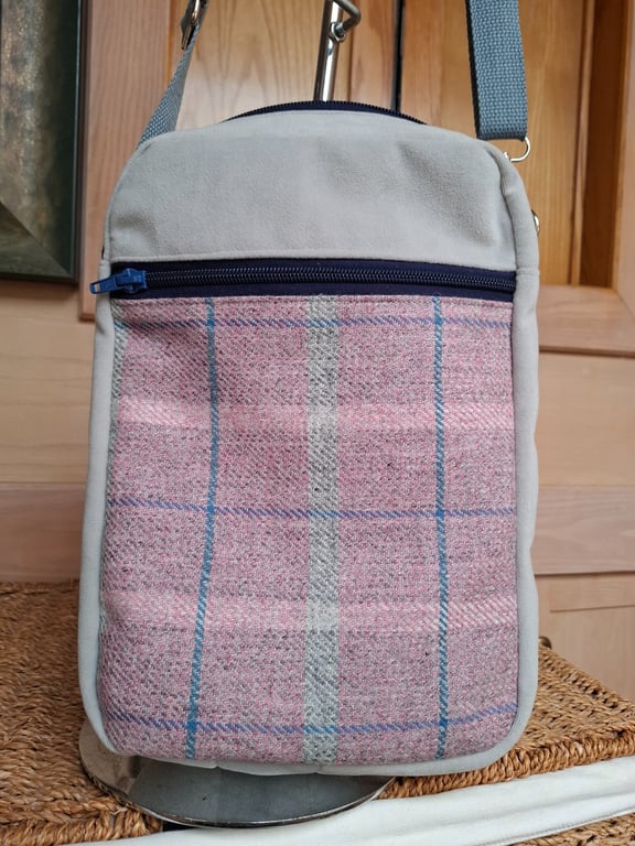 Grey and pink tweed bag