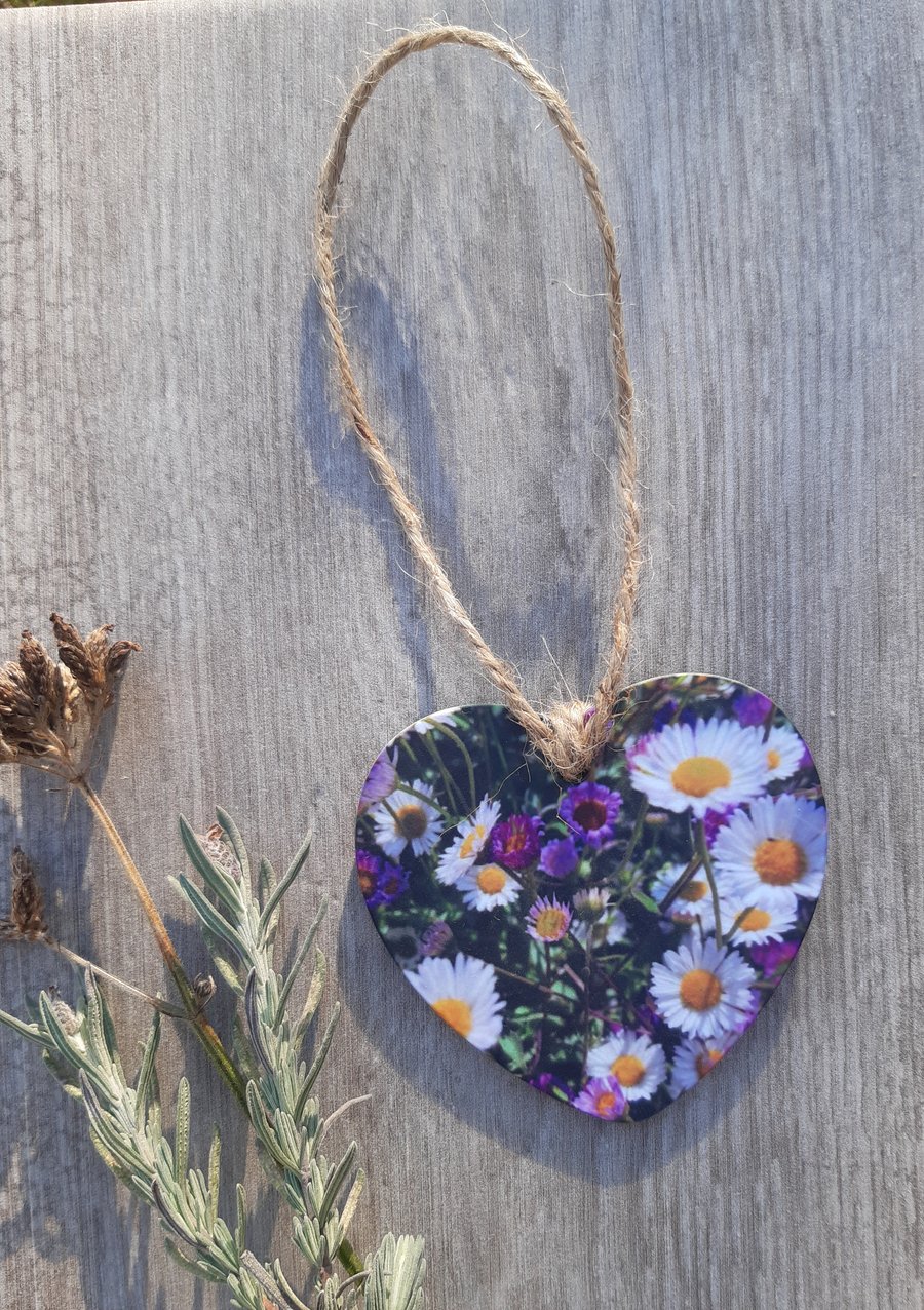 Hanging heart decoration - keepsake - letterbox gift - daisy floral print.