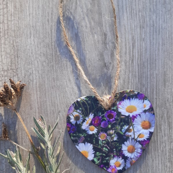 Hanging heart decoration - keepsake - letterbox gift - daisy floral print.