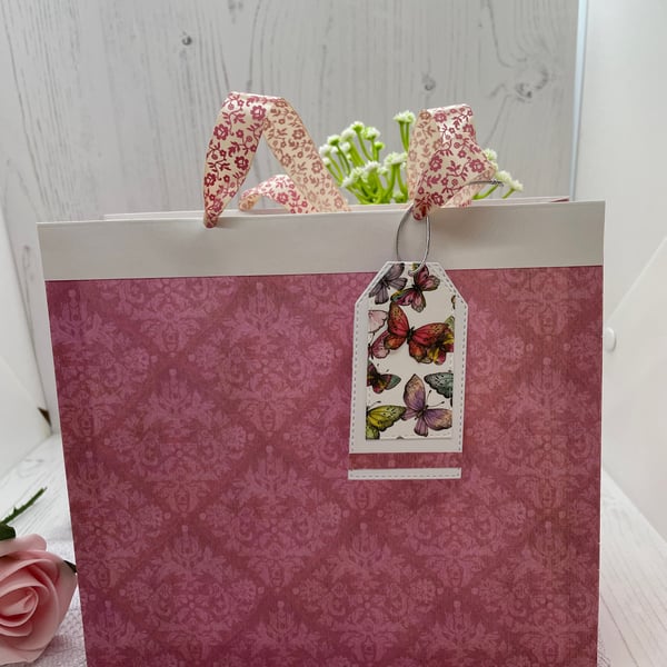 Rose coloured gift bag B4