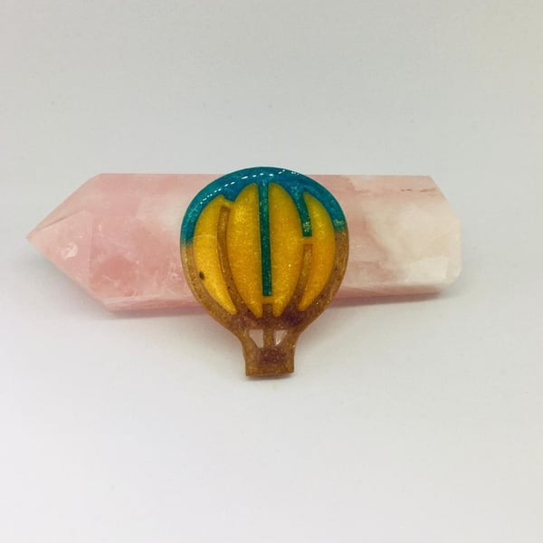 Hot air balloon brooch, shimmery gold and turquoise with roll over clasp.