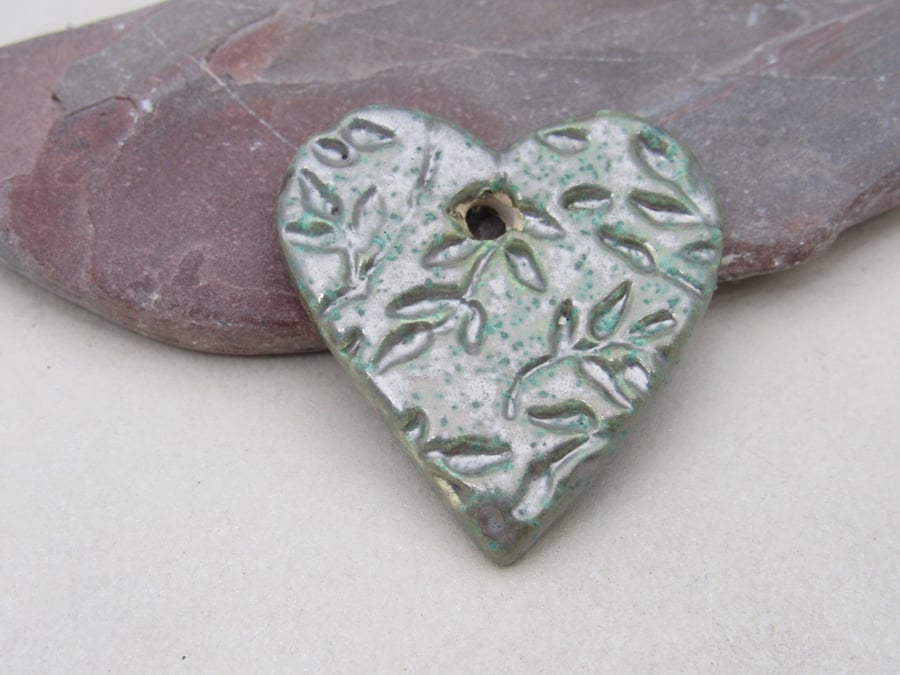 Medium Verdigris Leaf Texture Heart Shaped Ceramic Pendant