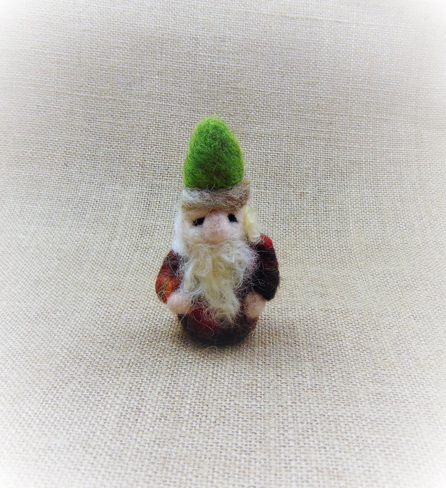Felted Little Gnome, Winter Gnome, Tomte Style Gnome Figurine, Wool Gnome 