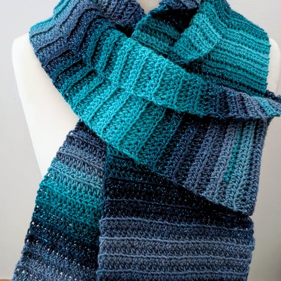 Crochet scarf