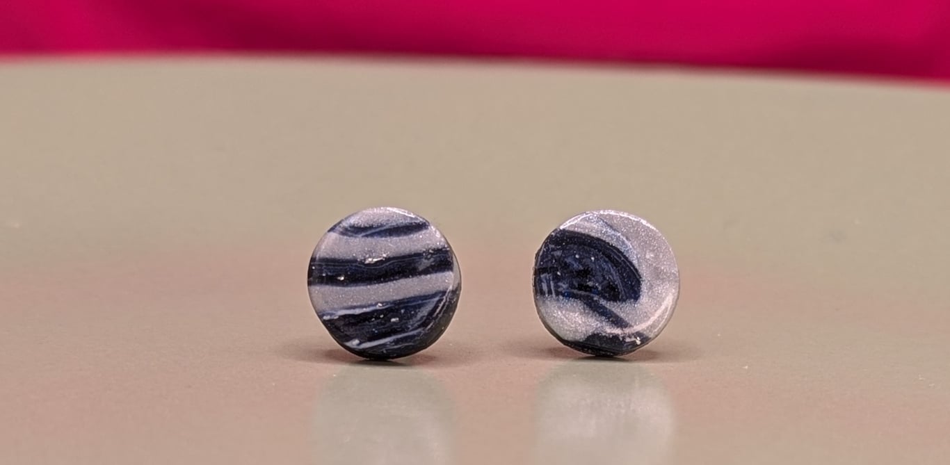 Blue and white stud earrings with shimmer- midnight sky.
