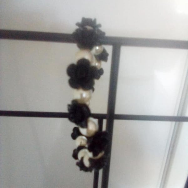 Black Rose Beaded Bracelet