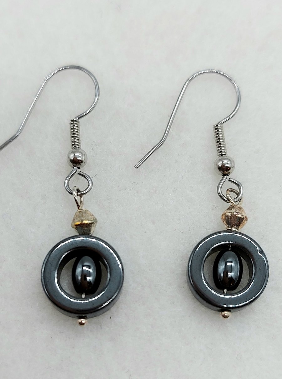Dainty Hematite Circle and Hematite Rice Bead Earrings