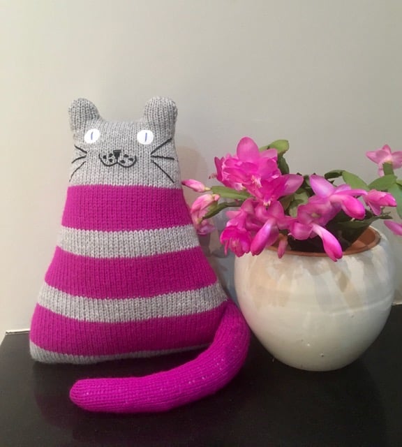 Grey and magenta  handknitted cat 
