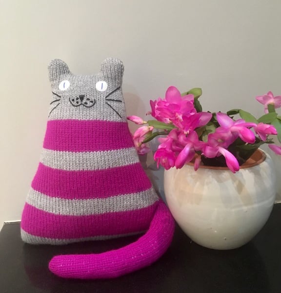Grey and magenta  handknitted cat 