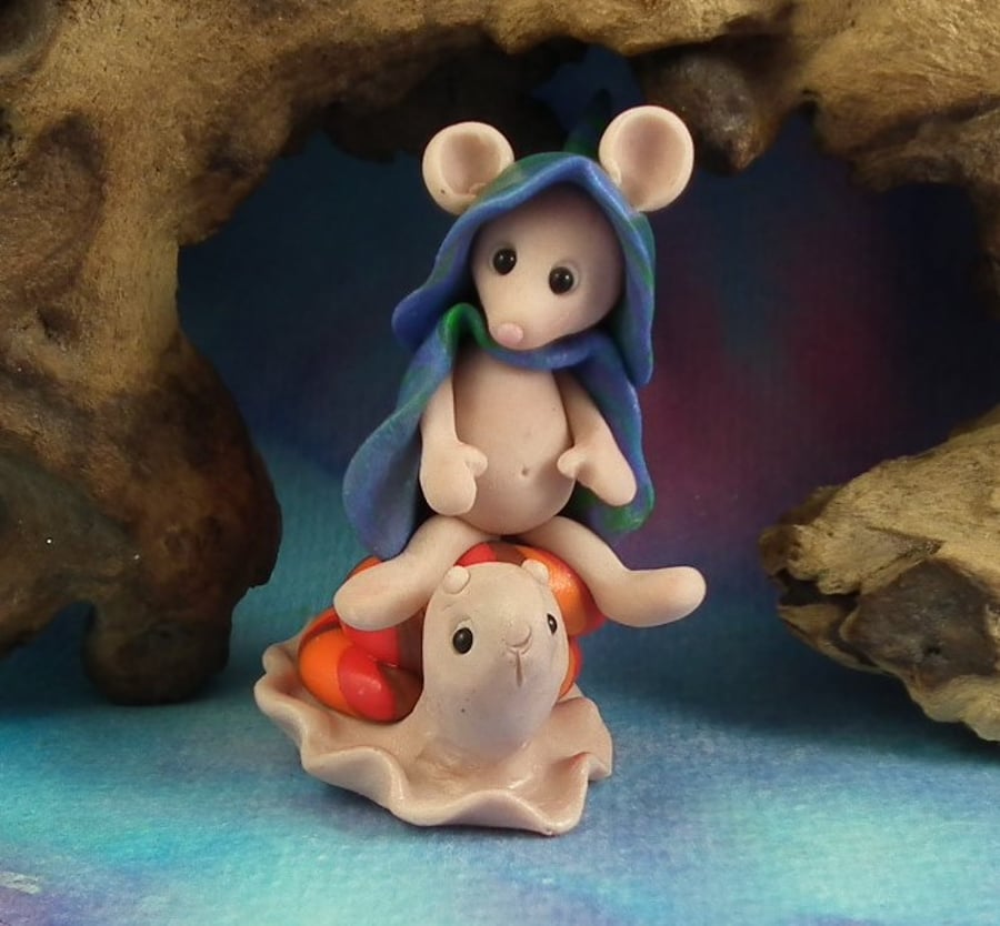 Snail-rider Mouse 'Hinny' OOAK Ann Galvin