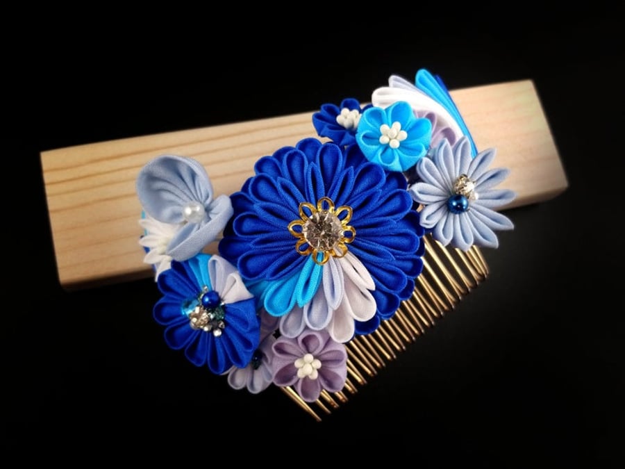 Natsumi – Ocean Wave and Chrysanthemum Headpiece with Seashell