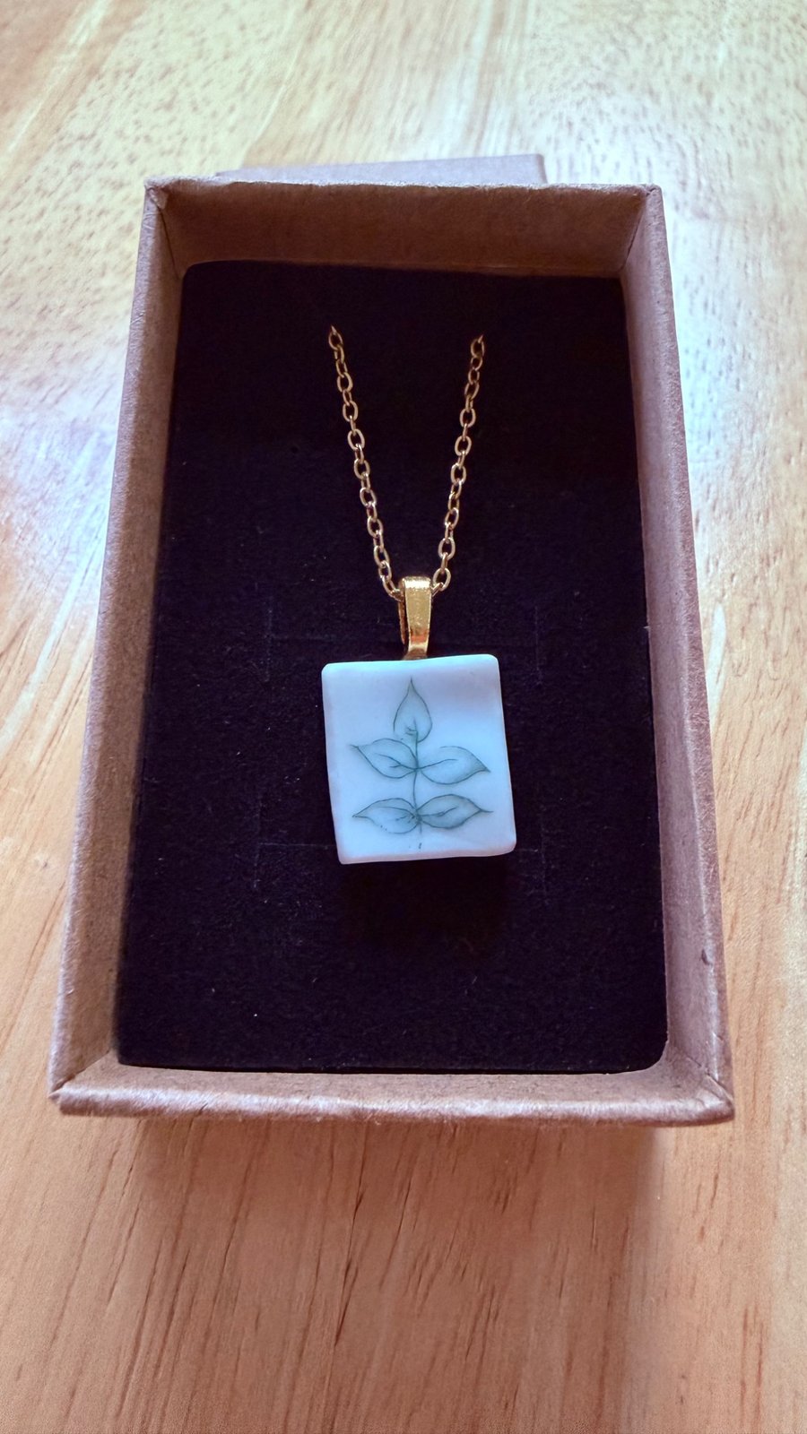 Upcycled bone china necklace leaf pattern - Folksy
