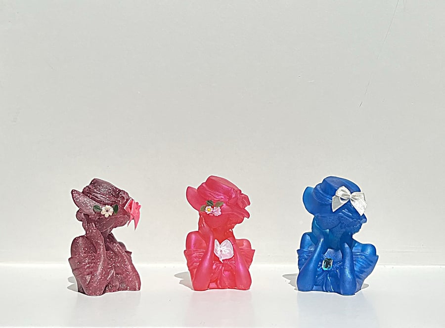 Elegant Lady With Bonnet. Various Colours In "Choose Option"