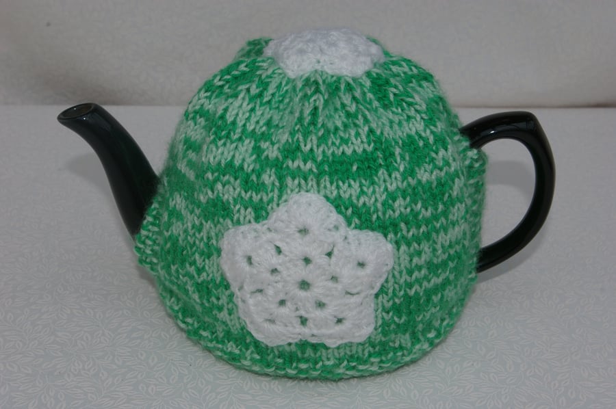 Christmas Teapot Cosy with snowflakes