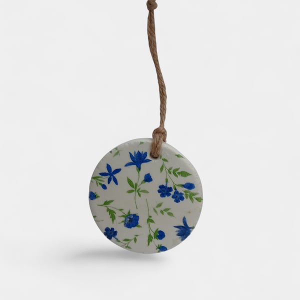 Blue Wildflowers Round Clay Hanging Aromatherapy Diffuser
