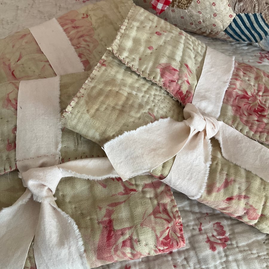 Vintage Quilt Embroidery Folder or Huswif