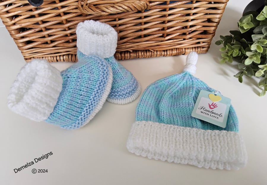 Hand Knitted Baby Boy's Hat & Booties Set  0-6 months size