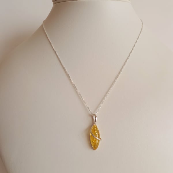Amber Lemon Twist and Sterling Silver Necklace. Rare Lemon Amber, Gift