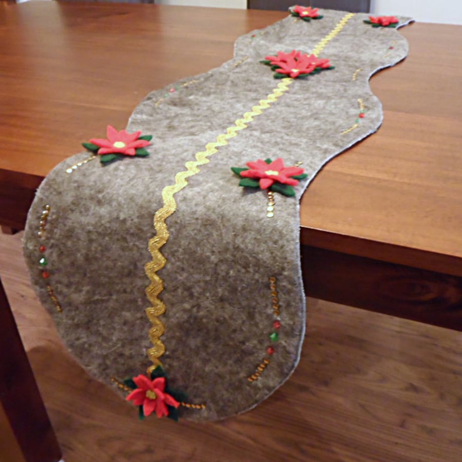 Christmas Table Runner, Poinsettia - Reduced