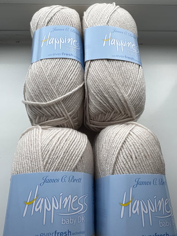 Pack of 4 x 100g Acrylic DK Yarn