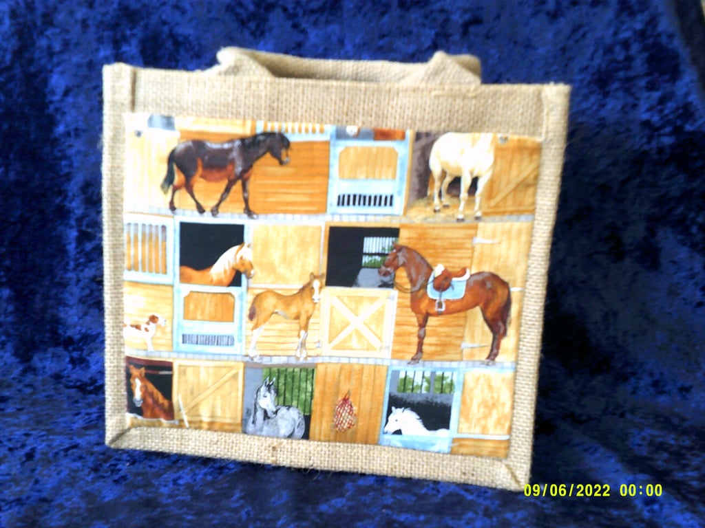 Small Jute Bag with Stable Scenes
